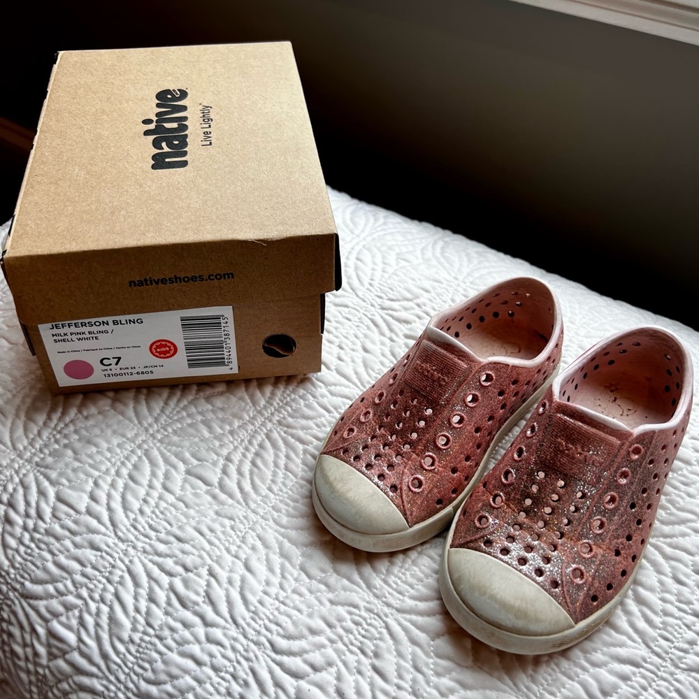 Native Jefferson Pink Glitter ✨